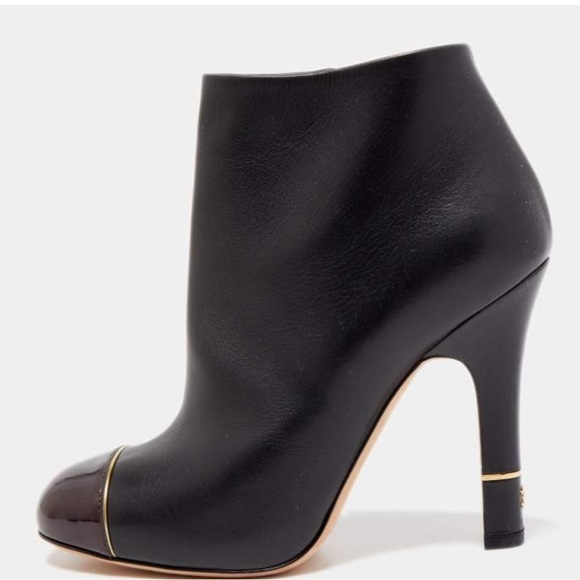 CHANEL ankle boot bootie cap toe black leather gold tone interlocking CC logo - Picture 6 of 8